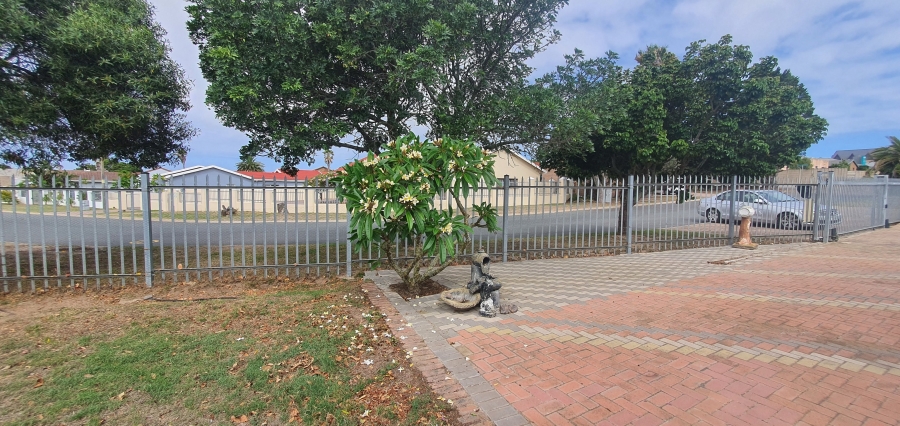 3 Bedroom Property for Sale in Heiderand Western Cape